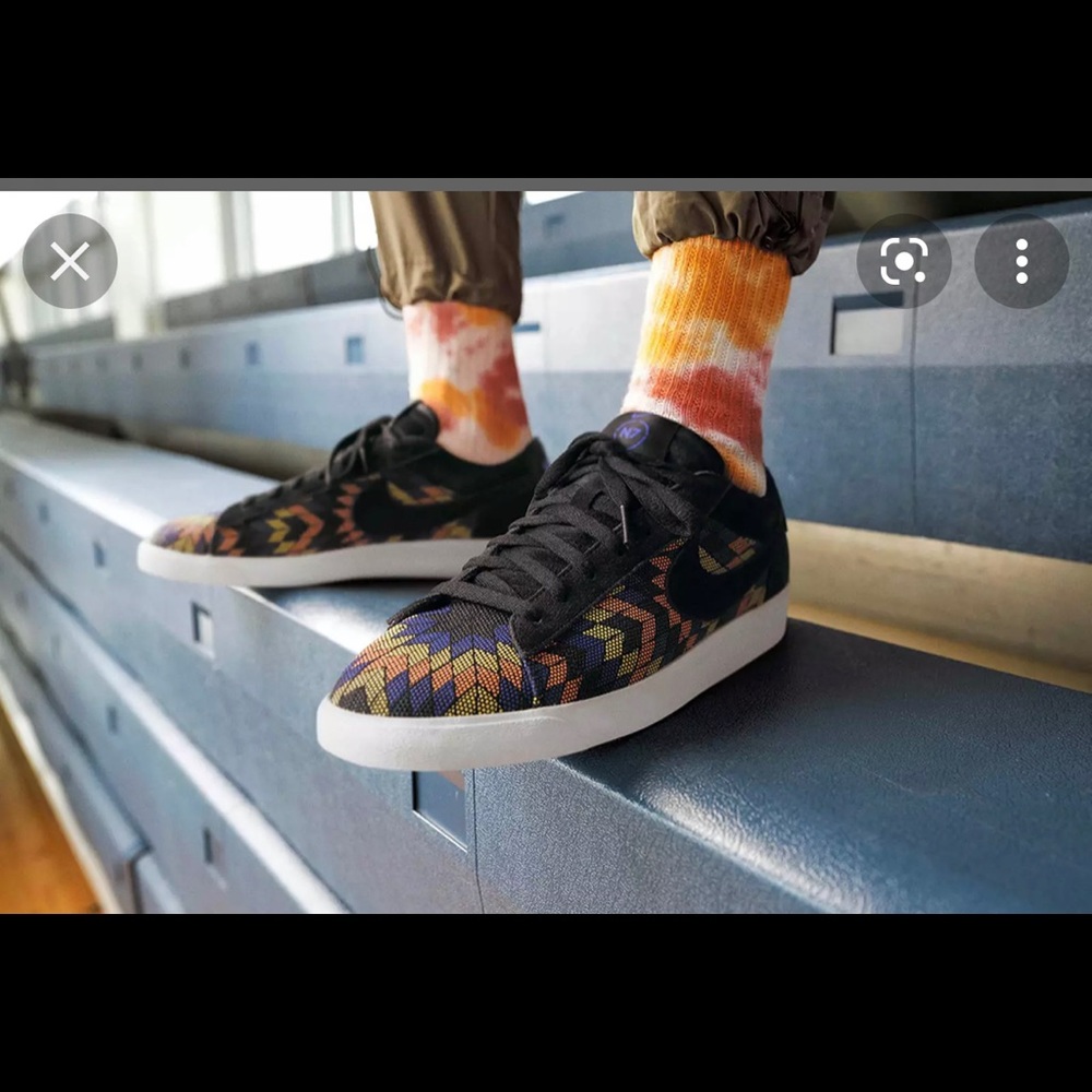 Nike Blazer Low N7 Mens size-5 multi tribal colors, New Without Tags